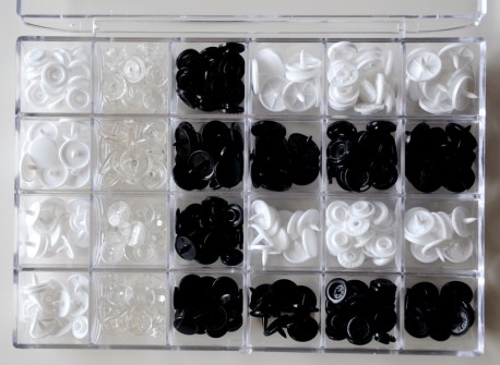 KIT 100 pressions *MULTI TAILLES* dans leur boite de rangement